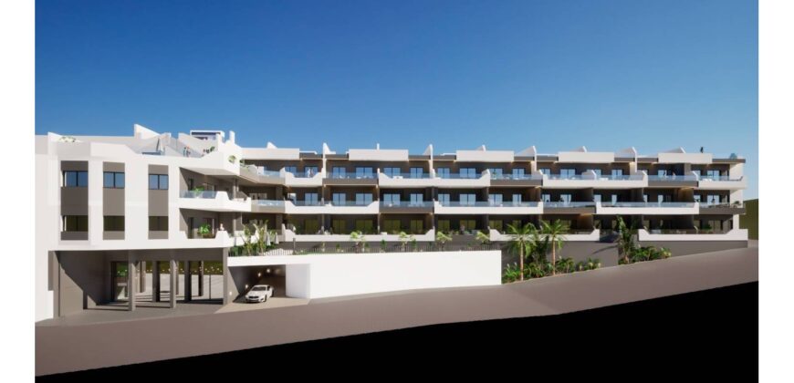 Spacious and luxurious three-bedroom apartment with a 23m2 south-facing terrace/balcony. Benijofar