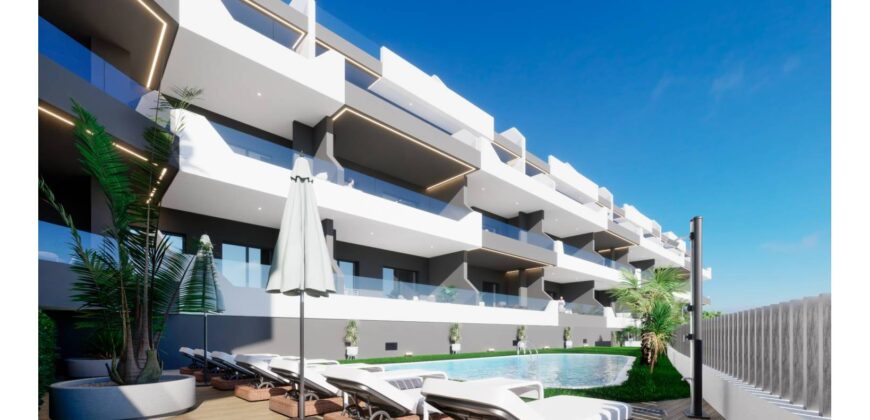 Spacious and luxurious three-bedroom apartment with a 23m2 south-facing terrace/balcony. Benijofar